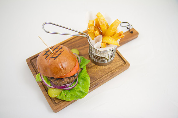 _MG_2193_Burger_LGardiner
