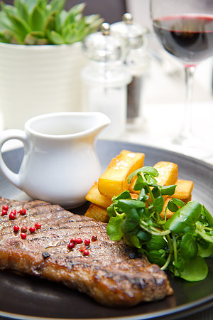 _MG_2250_Steak&Chips_LGardiner