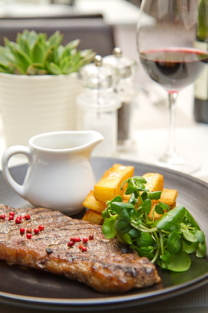 _MG_2255_Steak&Chips_LGardiner